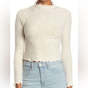 LONG SLEEVE LETTUCE TRIMMED TOP